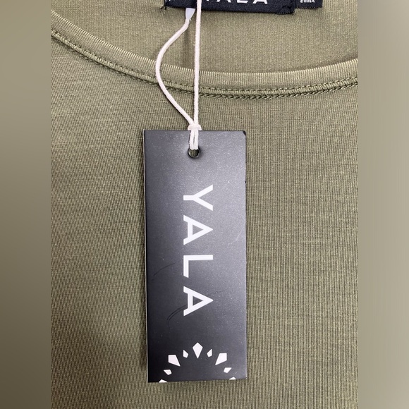 YALA  New Bamboo Moss Green Long Sleeve Crew Tee Size Medium - Picture 4 of 5